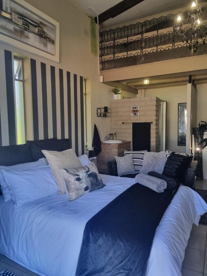 Angel 8 Airbnb Apartment 2 Робертсон Экстерьер фото