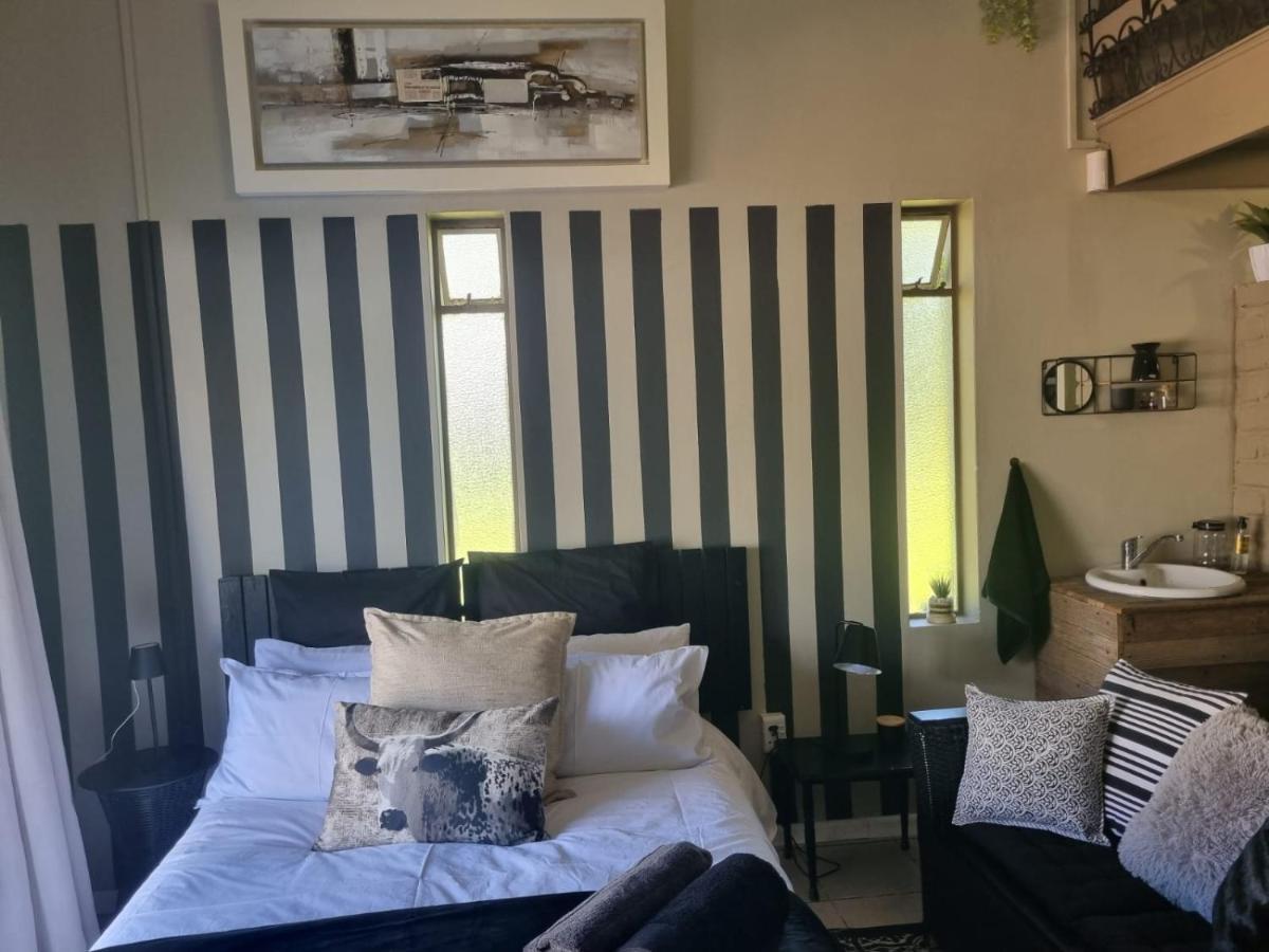 Angel 8 Airbnb Apartment 2 Робертсон Экстерьер фото
