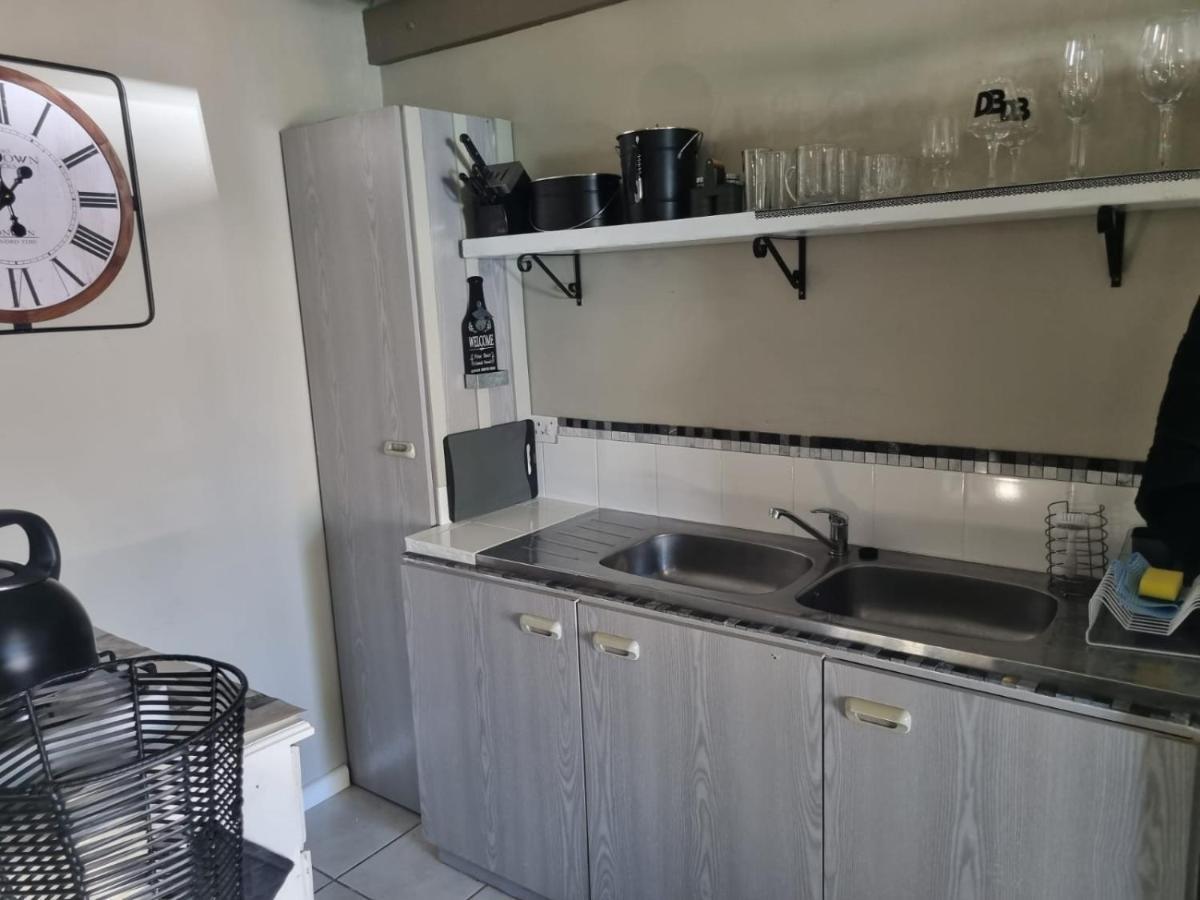 Angel 8 Airbnb Apartment 2 Робертсон Экстерьер фото