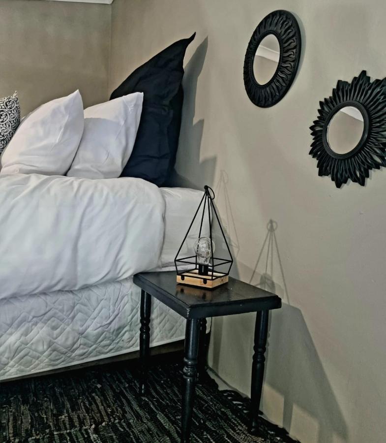 Angel 8 Airbnb Apartment 2 Робертсон Экстерьер фото
